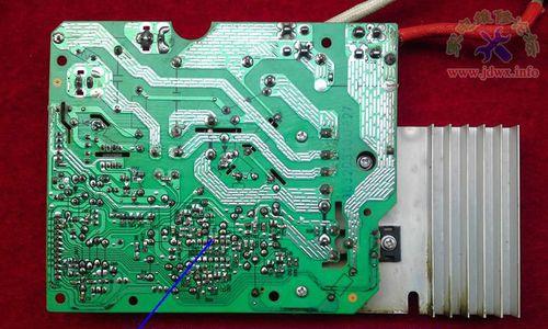 电磁炉内部电路故障解析（探究电磁炉内部电路故障的成因和解决方法）