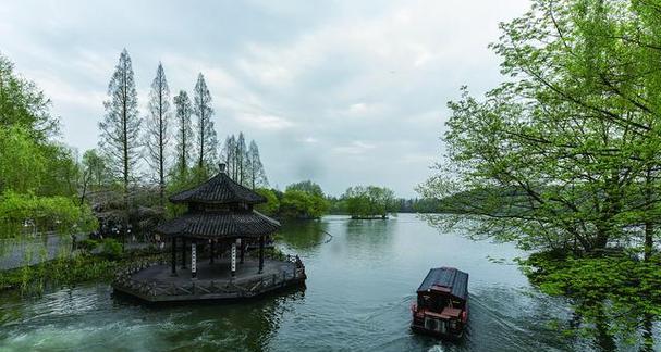 杭州有什么好玩的地方？旅游必去景点推荐！